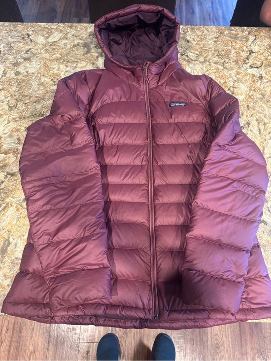 Patagonia Jackets & Blazers - Patagonia Women's Hooded Puffer Jacket - Maroon